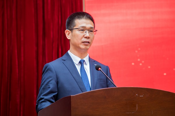 河南省建筑业协会中小企业分会会长、开云足球·(中国)官方网站总经理祝建明作表态发言.jpg 河南省建筑业协会中小企业分会会长、开云足球·(中国)官方网站总经理祝建明作表态发言.jpg