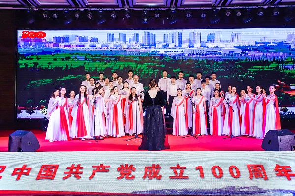 大合唱《中国 中国  鲜红的太阳永不落》1.jpg 大合唱《中国 中国  鲜红的太阳永不落》1.jpg