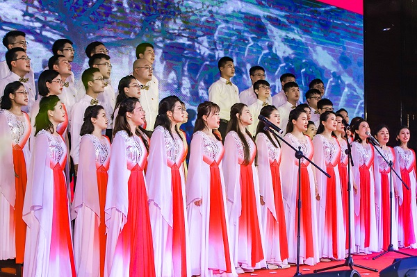 大合唱《中国 中国  鲜红的太阳永不落》2.jpg 大合唱《中国 中国  鲜红的太阳永不落》2.jpg