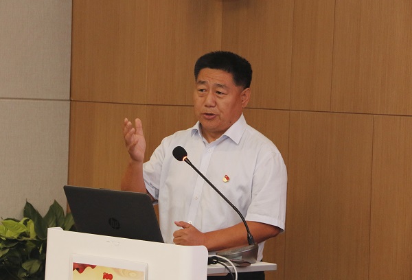 11、开云足球·(中国)官方网站党委书记张会民作点评讲话.jpg 11、开云足球·(中国)官方网站党委书记张会民作点评讲话.jpg