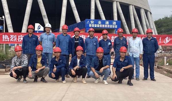 项目人员合影.jpg 项目人员合影.jpg