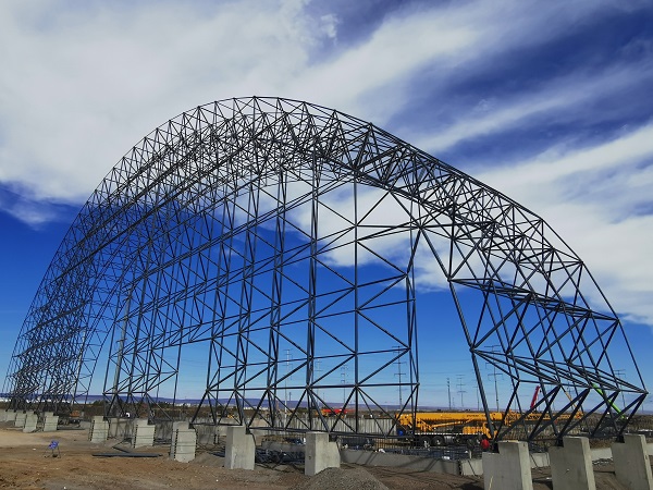 条形煤场钢网架首跨合拢.jpg 条形煤场钢网架首跨合拢.jpg