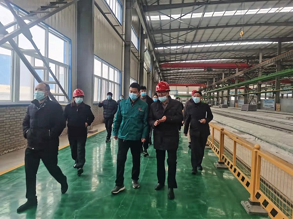 参观PC构件生产线.jpg 参观PC构件生产线.jpg