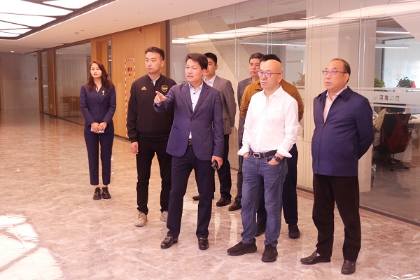 参观开云足球·（中国）官方网站19楼办公区.jpg