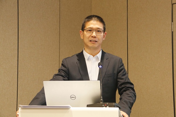 4开云足球·（中国）官方网站董事长祝建明作“民营建筑企业发展思考”报告.JPG