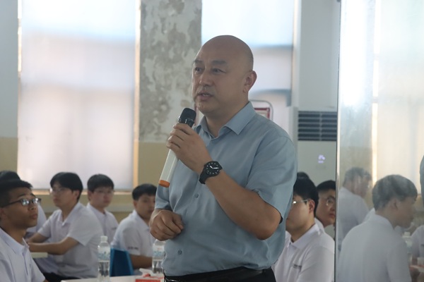 开云足球·（中国）官方网站党委副书记、工会主席贾向军讲话.JPG